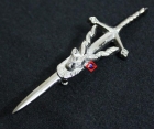 KILT PIN SCOTTISH CELTIC STAG CREST CHROME FASHION KILT WEAR / KILTS SWORD PIN
